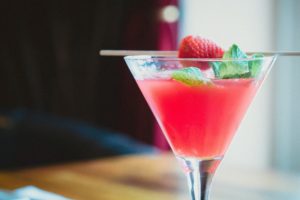 Cocktails selber mixen beim Mädelsabend